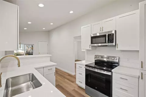Kitchen - 578 E 9th Ave #1/2, Chico, CA 95926 photo 2 of 2