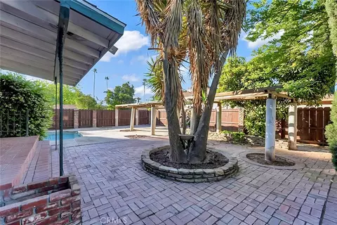 Exterior - 155 N 7th Ave, Chowchilla, CA 93610 photo 4 of 7
