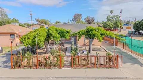 513 E Tulare St, Avenal, CA 93204