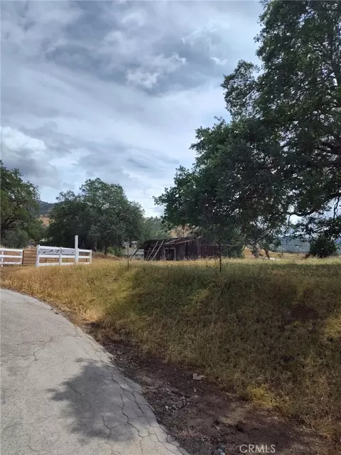 8121 Monreal, Sanger, CA 93657 photo 15