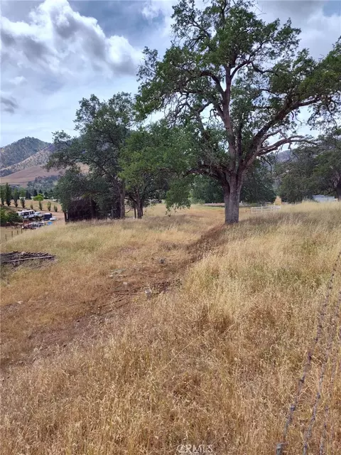 8121 Monreal, Sanger, CA 93657 photo 6