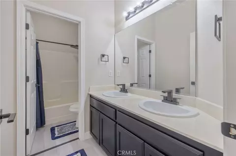 Bath - 1077 Paradise, Lemoore, CA 93245 photo 2 of 5