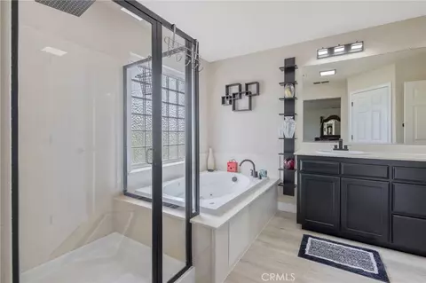 Bath - 1077 Paradise, Lemoore, CA 93245 photo 4 of 5