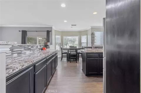 Entry Way - 1077 Paradise, Lemoore, CA 93245 photo 5 of 12