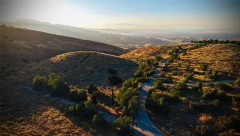 17 Carrollton Ct, Palmdale, CA 93550