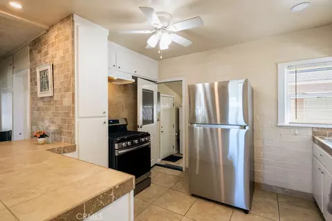 Kitchen - 335 Oxford Ave, Clovis, CA 93612 photo 1 of 5