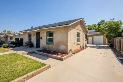 Exterior - 335 Oxford Ave, Clovis, CA 93612 photo 3 of 11