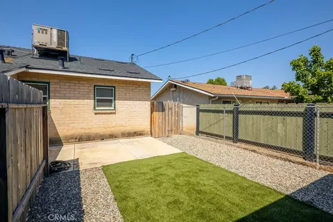 Exterior - 335 Oxford Ave, Clovis, CA 93612 photo 7 of 11