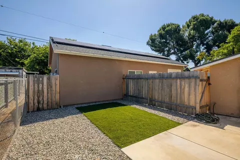 Exterior - 335 Oxford Ave, Clovis, CA 93612 photo 5 of 11