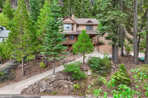 7430 Henness Ridge Rd, Tuolumne Meadows, CA 95389
