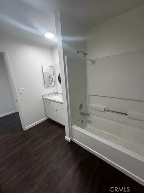 Bath - 1405 E Cypress, Reedley, CA 93654 photo 1 of 3
