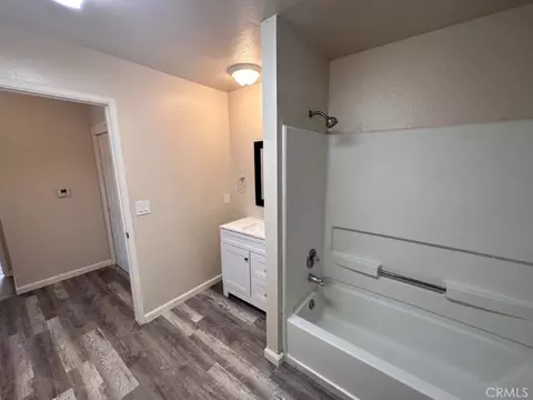 Bath - 1405 E Cypress, Reedley, CA 93654 photo 3 of 3