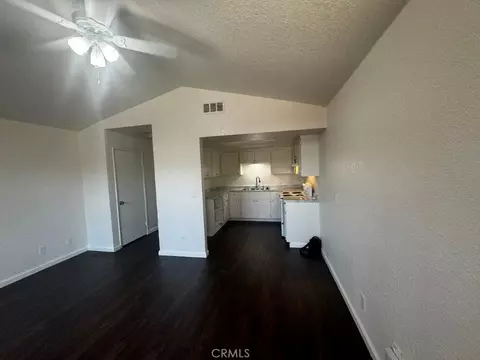 Living - 1405 E Cypress, Reedley, CA 93654 photo 2 of 4