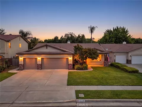 2429 N Oak Grove Ct, Visalia, CA 93291