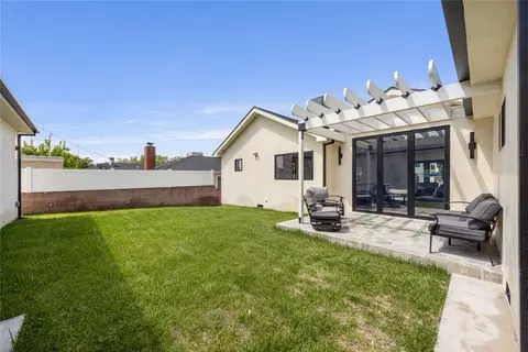 2316 N Parish Pl, Burbank, CA 91504