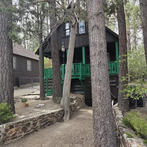 512 Rainbow Blvd, Big Bear City, CA 92314