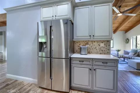 Kitchen - 50856 Westview Ct, Oakhurst, CA 93644 photo 4 of 4