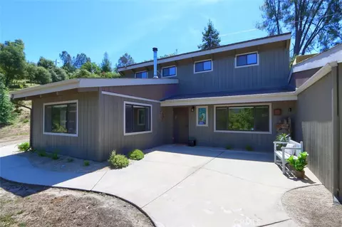 Exterior - 50856 Westview Ct, Oakhurst, CA 93644 photo 2 of 11