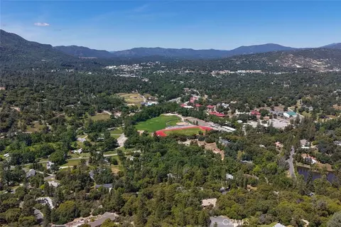 View/Area - 50856 Westview Ct, Oakhurst, CA 93644 photo 4 of 4