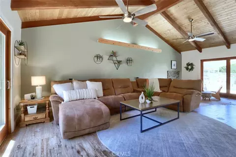 Living - 50856 Westview Ct, Oakhurst, CA 93644 photo 4 of 4