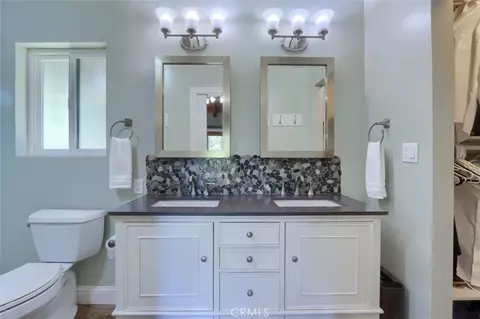 Bath - 50856 Westview Ct, Oakhurst, CA 93644 photo 1 of 5
