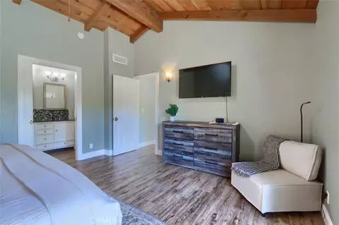Bedroom - 50856 Westview Ct, Oakhurst, CA 93644 photo 2 of 5