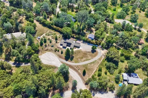 View/Area - 50856 Westview Ct, Oakhurst, CA 93644 photo 2 of 4