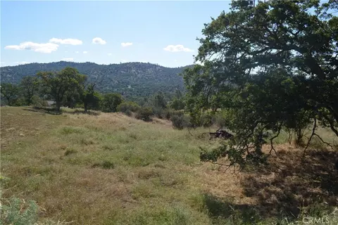 1 Corral Dr, Coarsegold, CA 93614