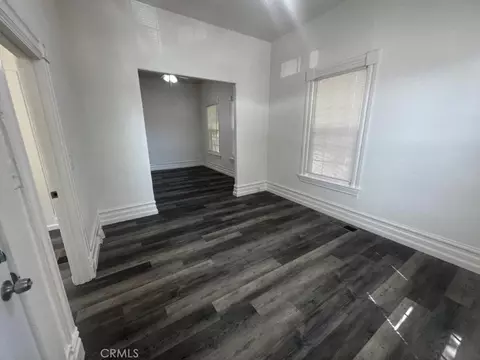 Living - 129 N N Park, Fresno, CA 93701 photo 1 of 4