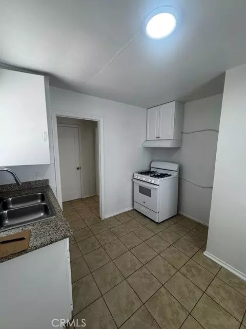 Kitchen - 129 N N Park, Fresno, CA 93701 photo 2 of 2