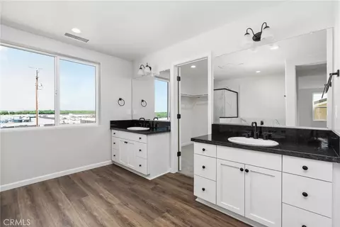 Bath - 1266 Talus Way S, Madera, CA 93636 photo 1 of 4