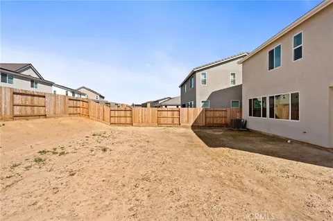 Exterior - 1189 Magnolia Ct W, Madera, CA 93636 photo 8 of 9