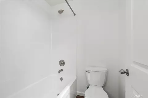 Bath - 1189 Magnolia Ct W, Madera, CA 93636 photo 2 of 2