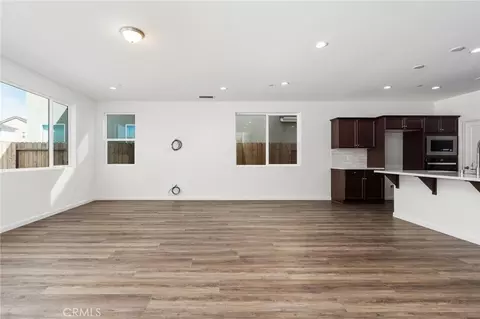 Living - 1189 Magnolia Ct W, Madera, CA 93636 photo 3 of 6