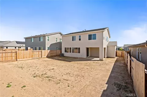 Exterior - 1189 Magnolia Ct W, Madera, CA 93636 photo 7 of 9
