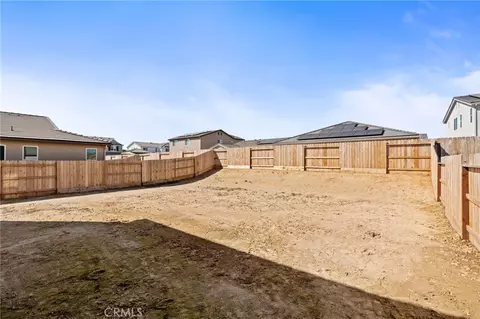 Exterior - 1189 Magnolia Ct W, Madera, CA 93636 photo 5 of 9