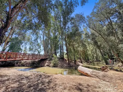 View/Area - 1246 Paseo Redondo, Merced, CA 95348 photo 1 of 1