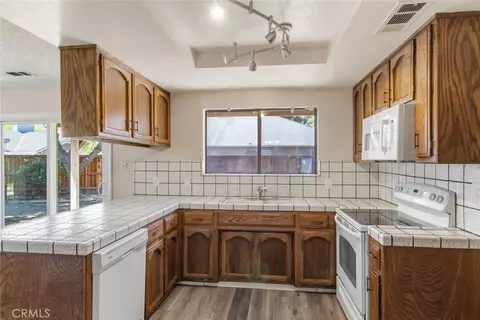 Kitchen - 1246 Paseo Redondo, Merced, CA 95348 photo 1 of 1