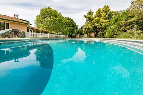Exterior - 5767 E Park Cir, Fresno, CA 93727 photo 13 of 13