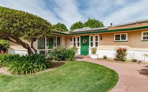 Exterior - 5767 E Park Cir, Fresno, CA 93727 photo 3 of 13