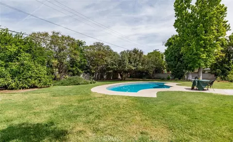 Exterior - 5767 E Park Cir, Fresno, CA 93727 photo 11 of 13