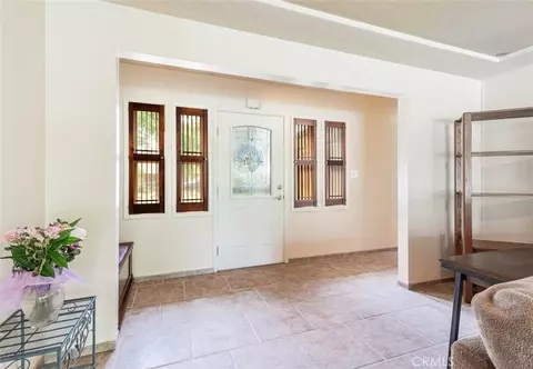 Entry Way - 5767 E Park Cir, Fresno, CA 93727 photo 1 of 1