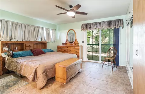 Bedroom - 5767 E Park Cir, Fresno, CA 93727 photo 2 of 4