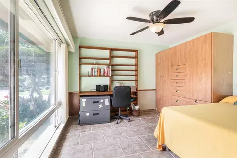 Bedroom - 5767 E Park Cir, Fresno, CA 93727 photo 1 of 4