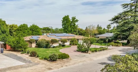 View/Area - 5767 E Park Cir, Fresno, CA 93727 photo 1 of 12