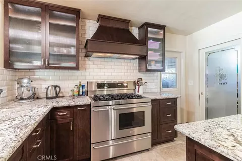 Kitchen - 5767 E Park Cir, Fresno, CA 93727 photo 5 of 6