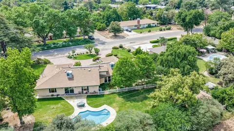 View/Area - 5767 E Park Cir, Fresno, CA 93727 photo 4 of 12