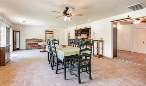 Dining - 5767 E Park Cir, Fresno, CA 93727 photo 3 of 4