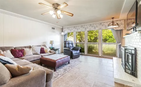 Living - 5767 E Park Cir, Fresno, CA 93727 photo 1 of 3