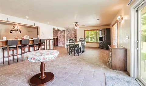 Dining - 5767 E Park Cir, Fresno, CA 93727 photo 4 of 4